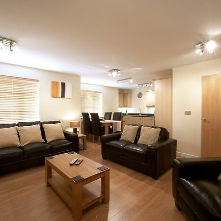 Southwich House By Esa Apartman Swindon Kültér fotó